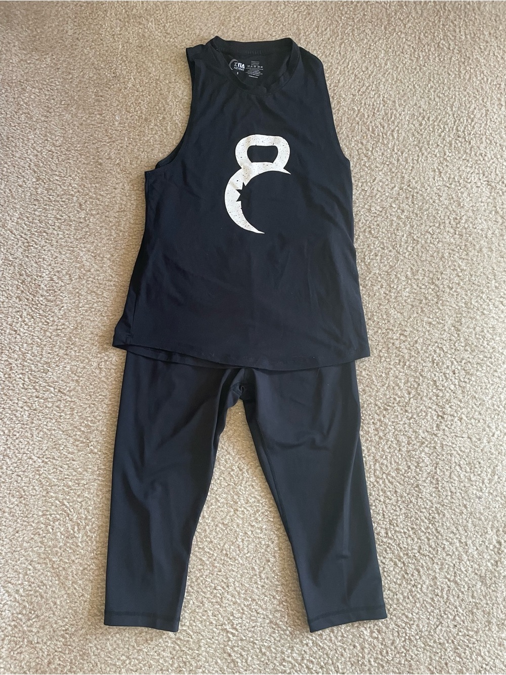 Ziya women’s active kettlebell tank (size small) & cropped leggings (size 8-10)